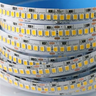 Rgb LED okrasna luč