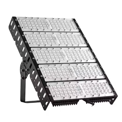 Zakaj stadioni prehajajo na modularne LED reflektorje: 3 ključne prednosti